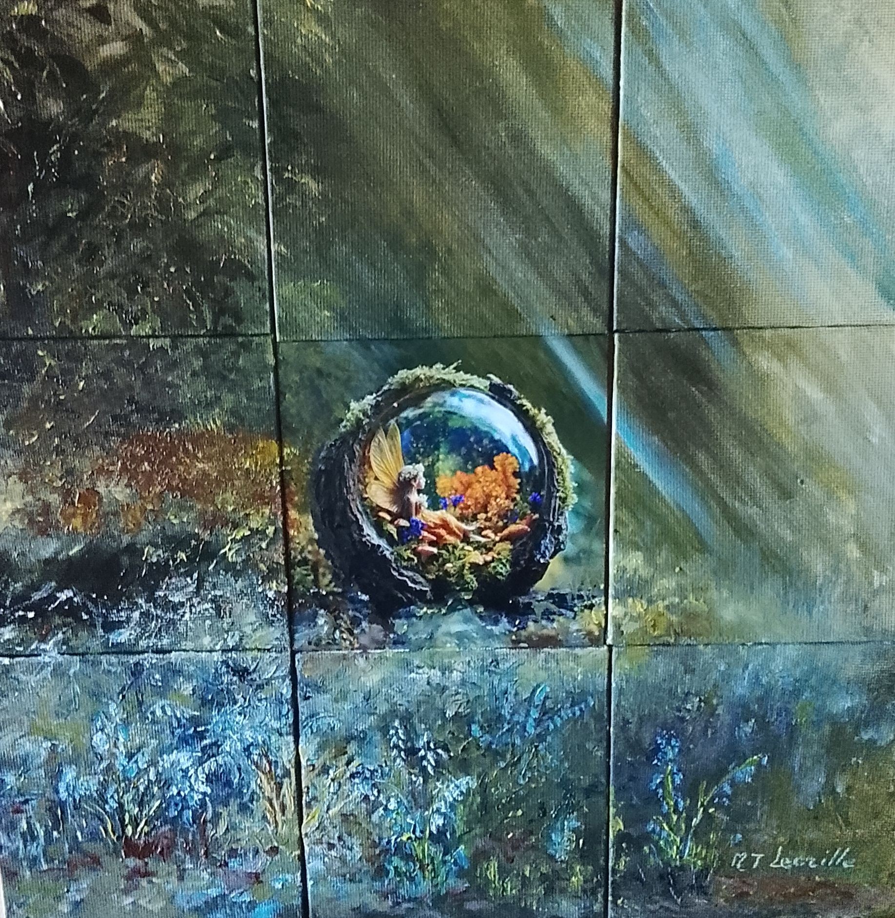 Le refuge n°2 — œuvre hybride Dibond et huile, fée ailée dans un creux d'écorce lumineux